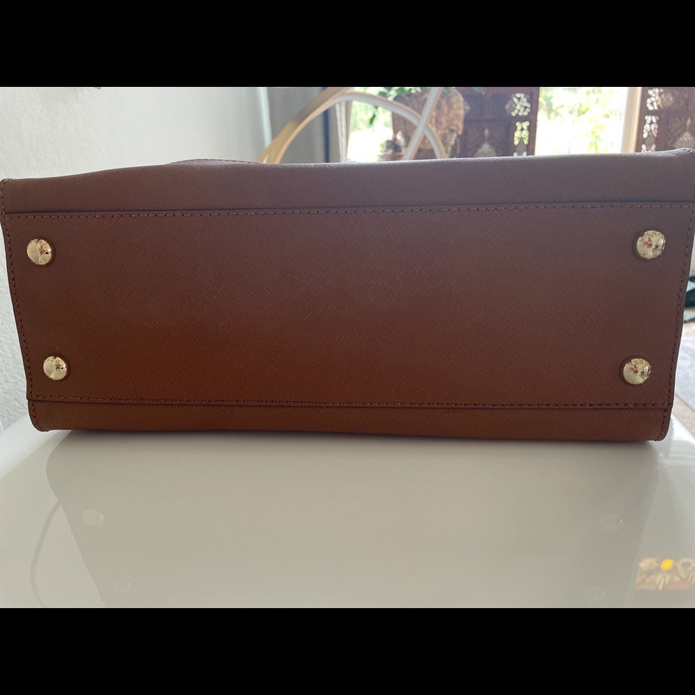 Michael Kors Hamilton Bag - Picture 4 of 7
